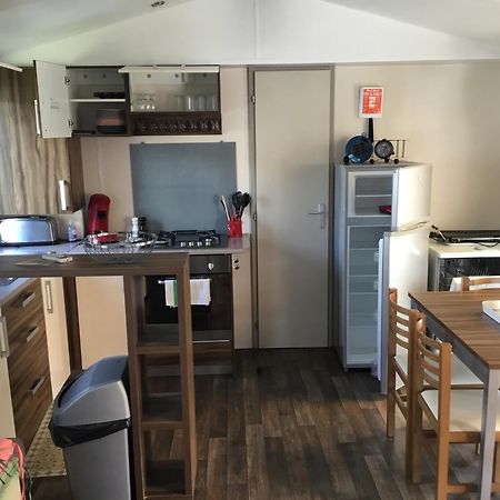 Frejus Tout Confort, Climatisation,Linge De Lit Et De Toilette, Coffre Fort, Ventilations Au Plafond Chambres Et Wifi Possible 外观 照片