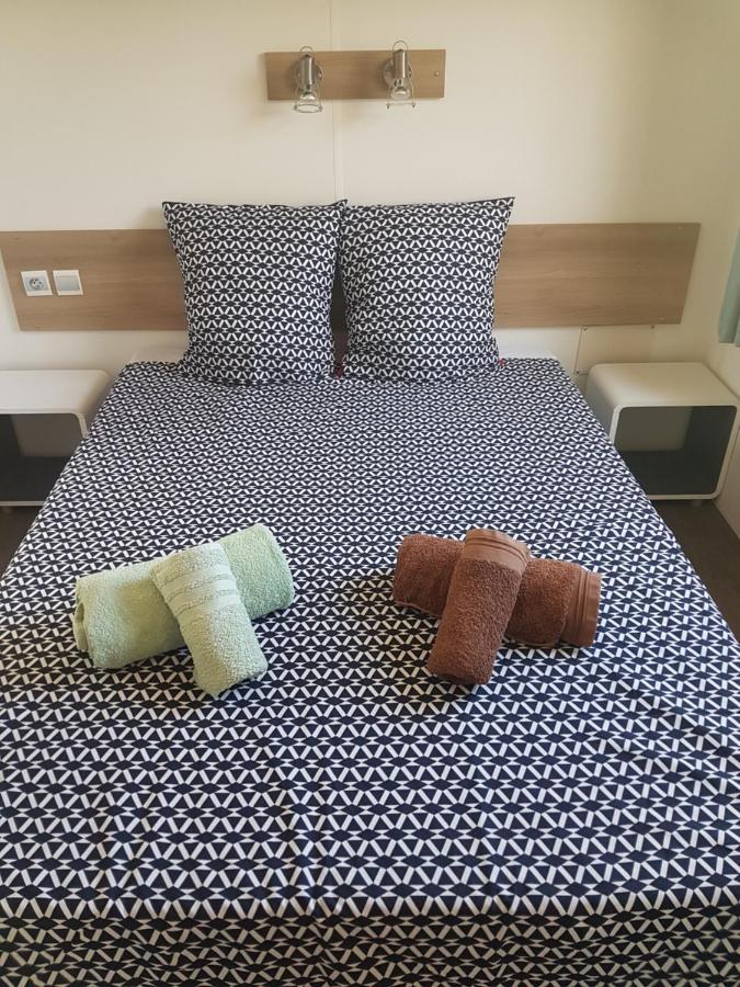 Frejus Tout Confort, Climatisation,Linge De Lit Et De Toilette, Coffre Fort, Ventilations Au Plafond Chambres Et Wifi Possible 外观 照片
