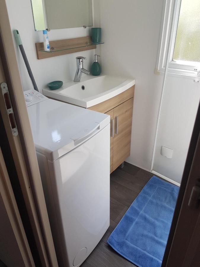 Frejus Tout Confort, Climatisation,Linge De Lit Et De Toilette, Coffre Fort, Ventilations Au Plafond Chambres Et Wifi Possible 外观 照片