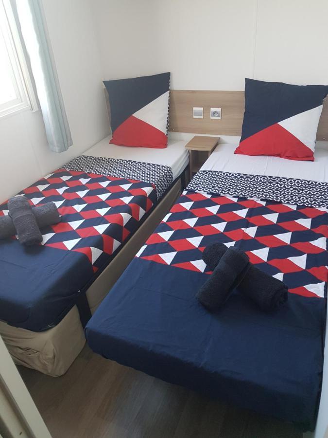 Frejus Tout Confort, Climatisation,Linge De Lit Et De Toilette, Coffre Fort, Ventilations Au Plafond Chambres Et Wifi Possible 外观 照片