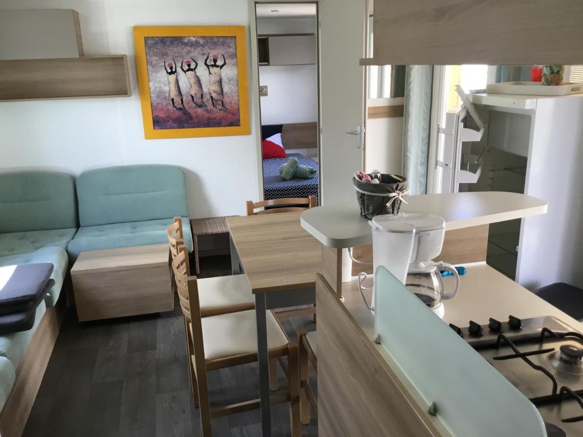 Frejus Tout Confort, Climatisation,Linge De Lit Et De Toilette, Coffre Fort, Ventilations Au Plafond Chambres Et Wifi Possible 外观 照片