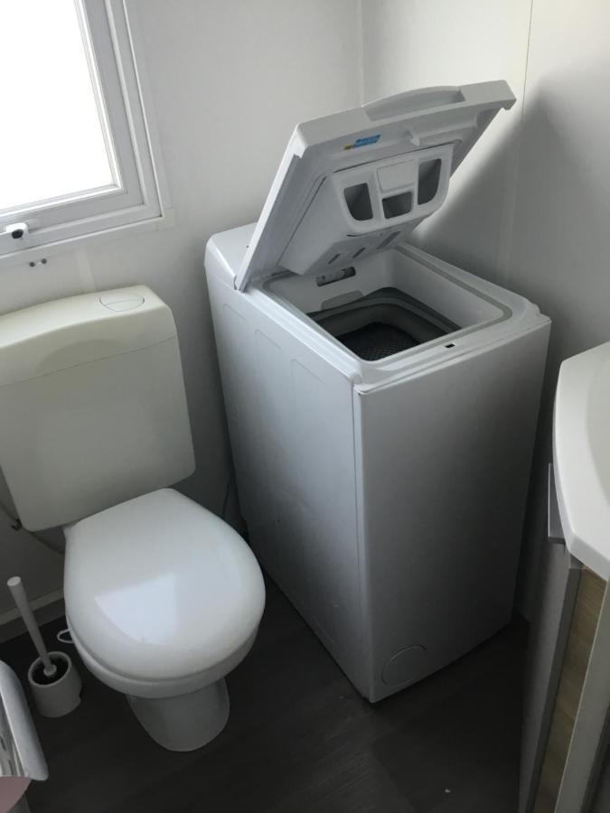 Frejus Tout Confort, Climatisation,Linge De Lit Et De Toilette, Coffre Fort, Ventilations Au Plafond Chambres Et Wifi Possible 外观 照片