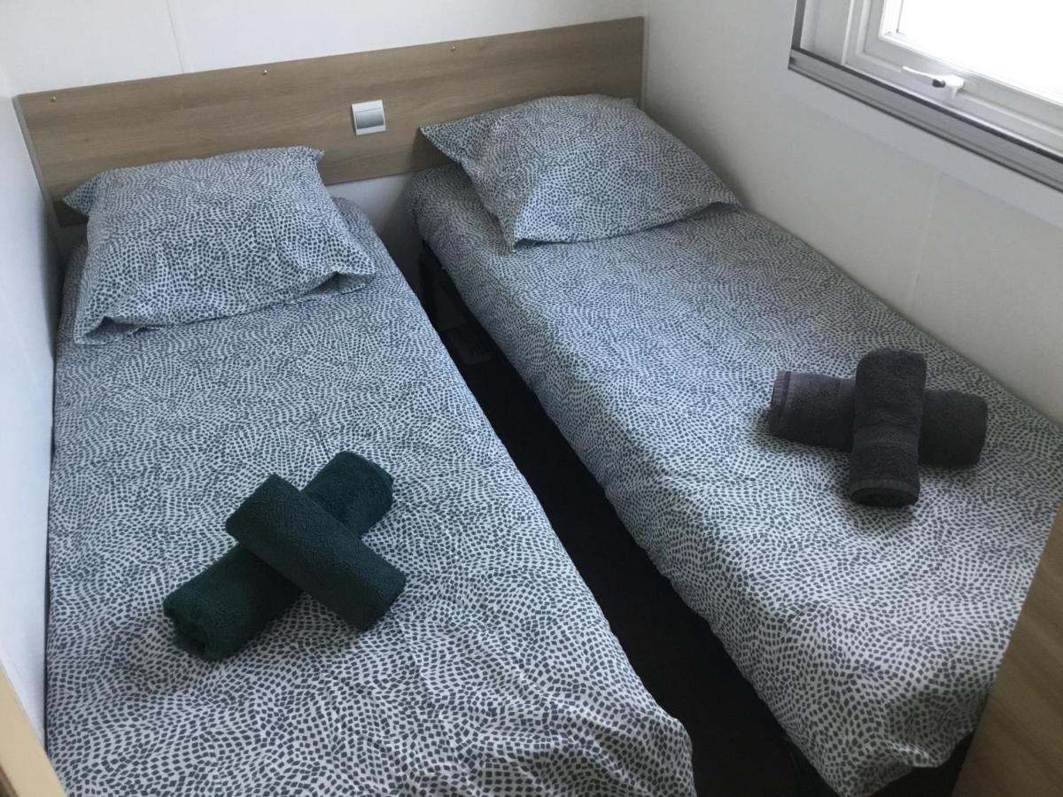 Frejus Tout Confort, Climatisation,Linge De Lit Et De Toilette, Coffre Fort, Ventilations Au Plafond Chambres Et Wifi Possible 外观 照片