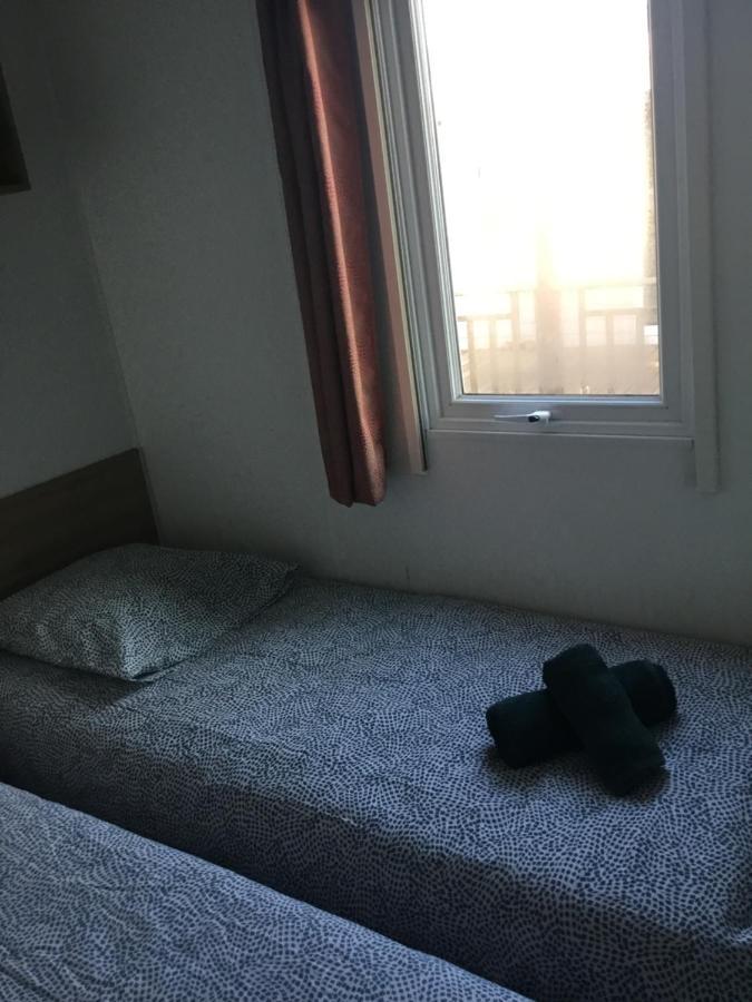 Frejus Tout Confort, Climatisation,Linge De Lit Et De Toilette, Coffre Fort, Ventilations Au Plafond Chambres Et Wifi Possible 外观 照片