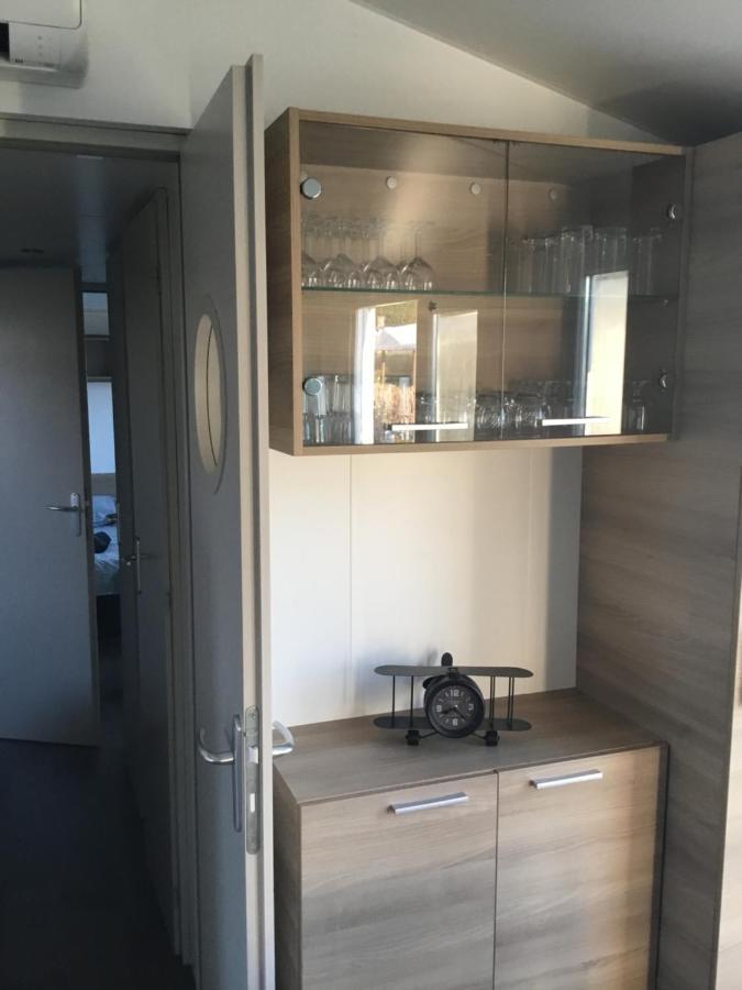 Frejus Tout Confort, Climatisation,Linge De Lit Et De Toilette, Coffre Fort, Ventilations Au Plafond Chambres Et Wifi Possible 外观 照片