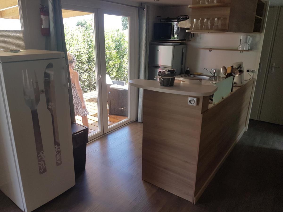Frejus Tout Confort, Climatisation,Linge De Lit Et De Toilette, Coffre Fort, Ventilations Au Plafond Chambres Et Wifi Possible 外观 照片