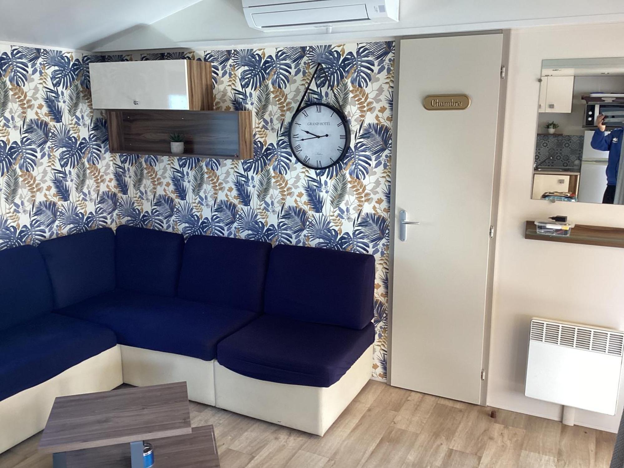 Frejus Tout Confort, Climatisation,Linge De Lit Et De Toilette, Coffre Fort, Ventilations Au Plafond Chambres Et Wifi Possible 外观 照片