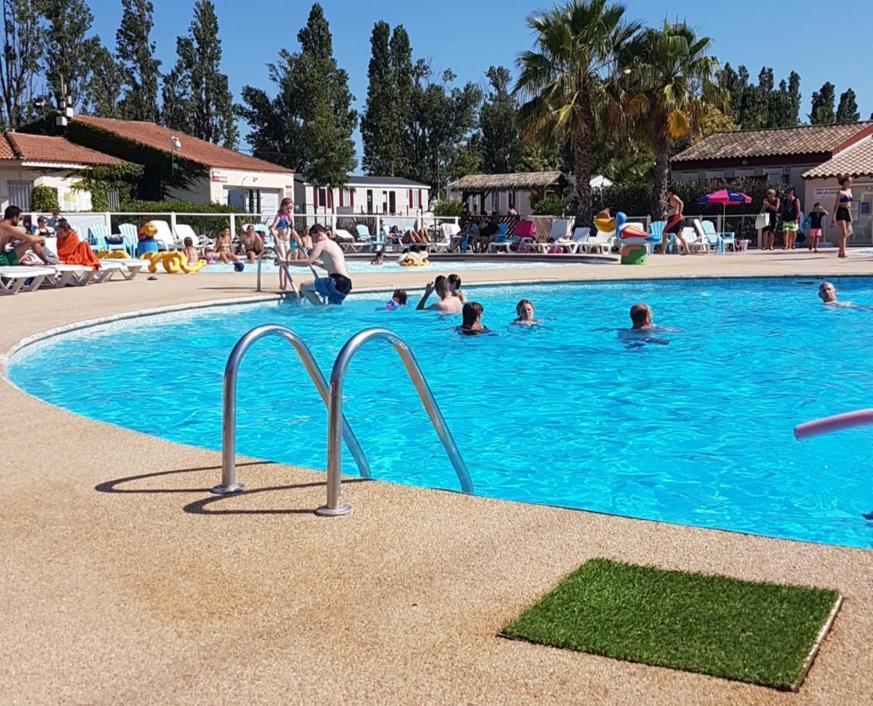 Frejus Tout Confort, Climatisation,Linge De Lit Et De Toilette, Coffre Fort, Ventilations Au Plafond Chambres Et Wifi Possible 外观 照片