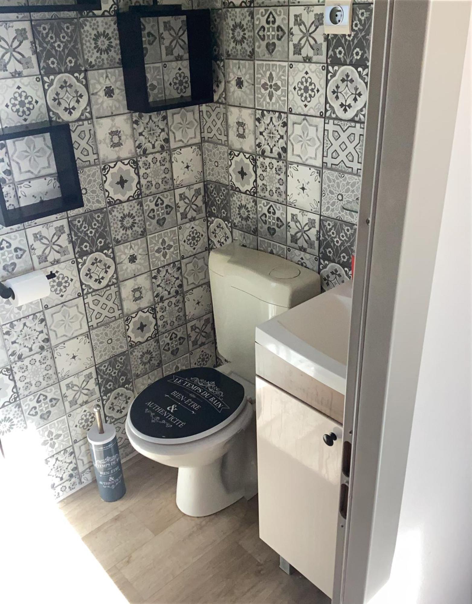 Frejus Tout Confort, Climatisation,Linge De Lit Et De Toilette, Coffre Fort, Ventilations Au Plafond Chambres Et Wifi Possible 外观 照片