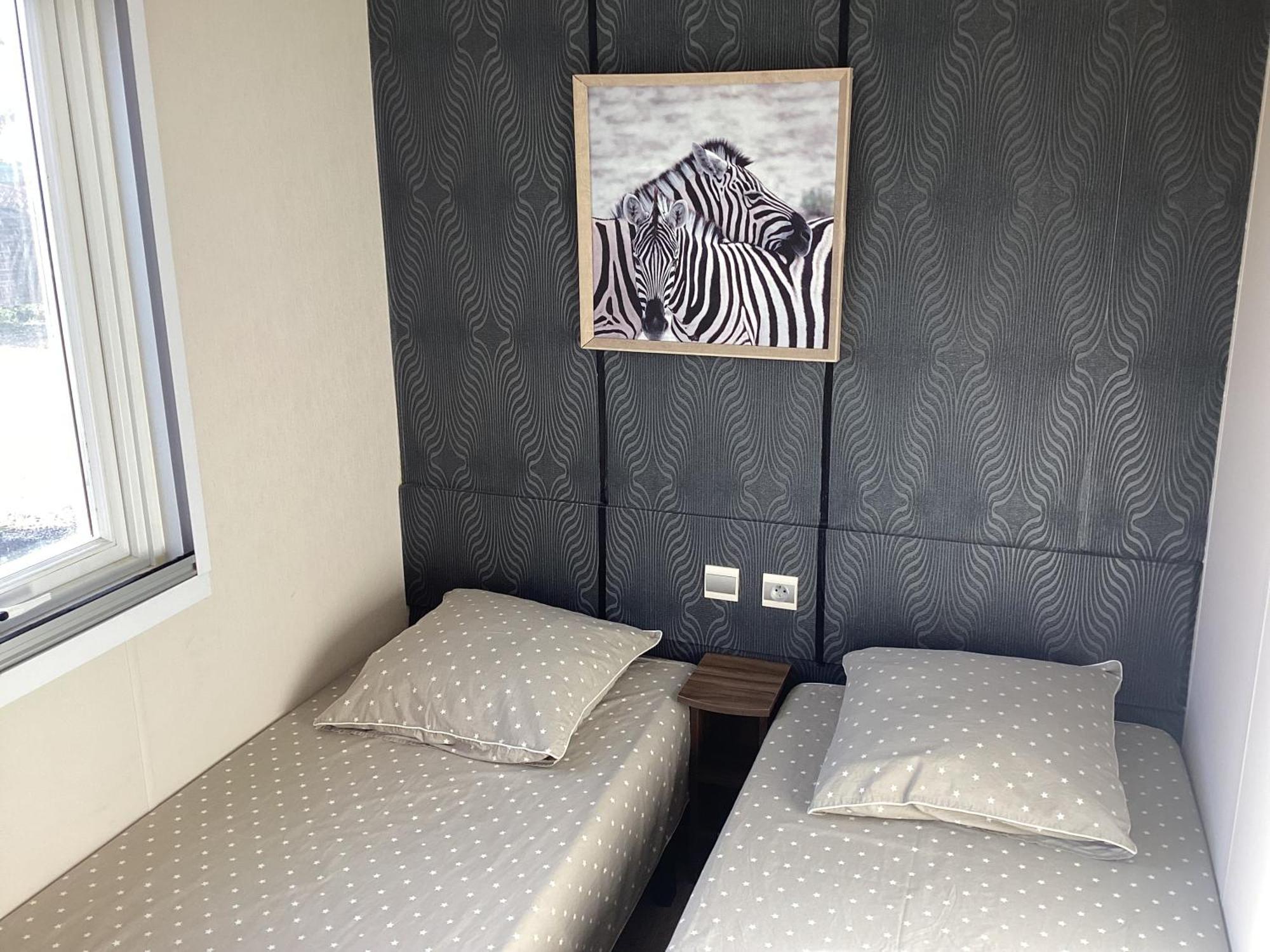 Frejus Tout Confort, Climatisation,Linge De Lit Et De Toilette, Coffre Fort, Ventilations Au Plafond Chambres Et Wifi Possible 外观 照片