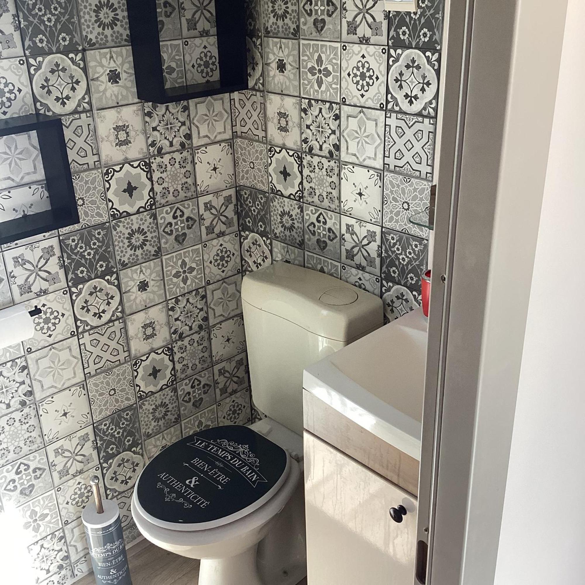 Frejus Tout Confort, Climatisation,Linge De Lit Et De Toilette, Coffre Fort, Ventilations Au Plafond Chambres Et Wifi Possible 外观 照片